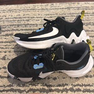 Nike Men’s Basketball Shoes, size 7.5, Giannis Antetokounmpo